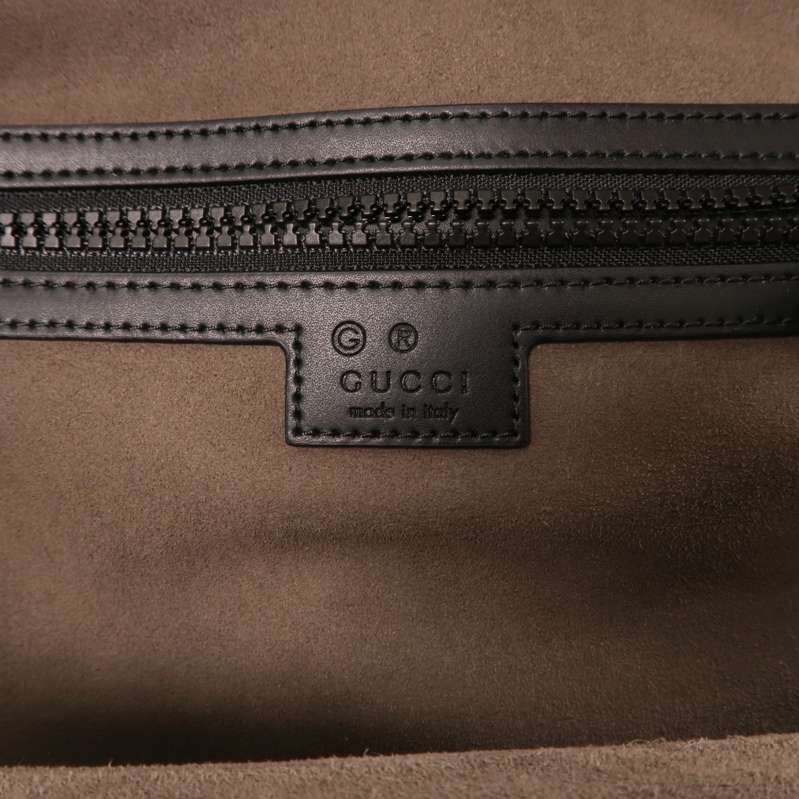 GUCCI 塗層帆布GG Supreme Backpack銀扣背包