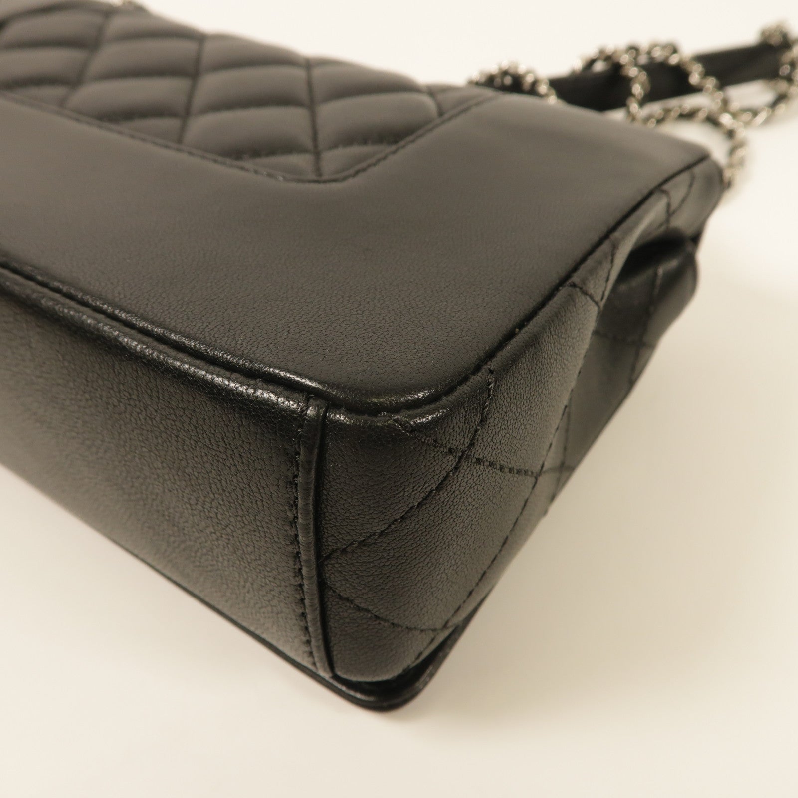 CHANEL 牛皮皮革Chain Shoulder銀扣鏈帶肩背袋