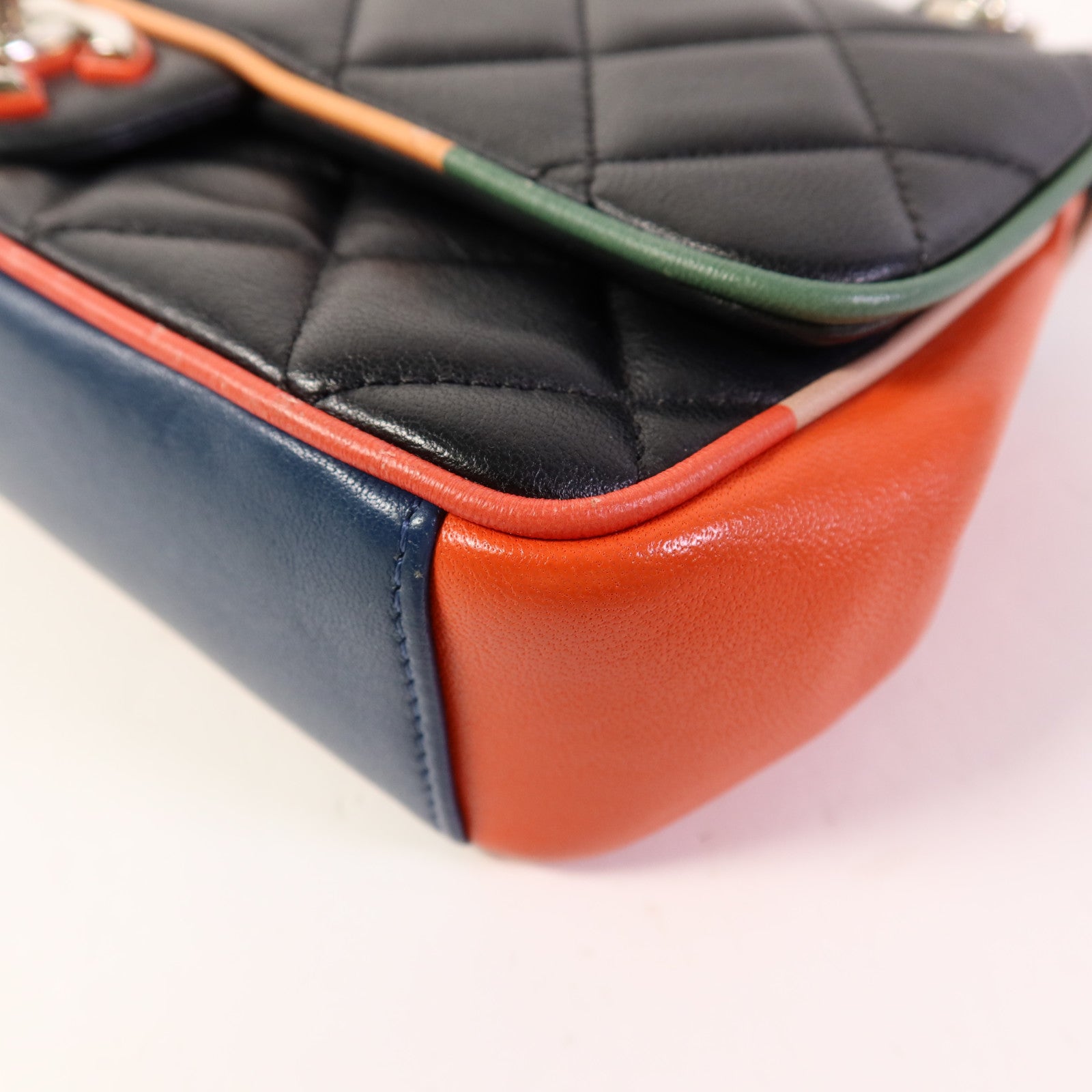 CHANEL 羊皮皮革Chain Shoulder銀扣鏈帶肩背袋