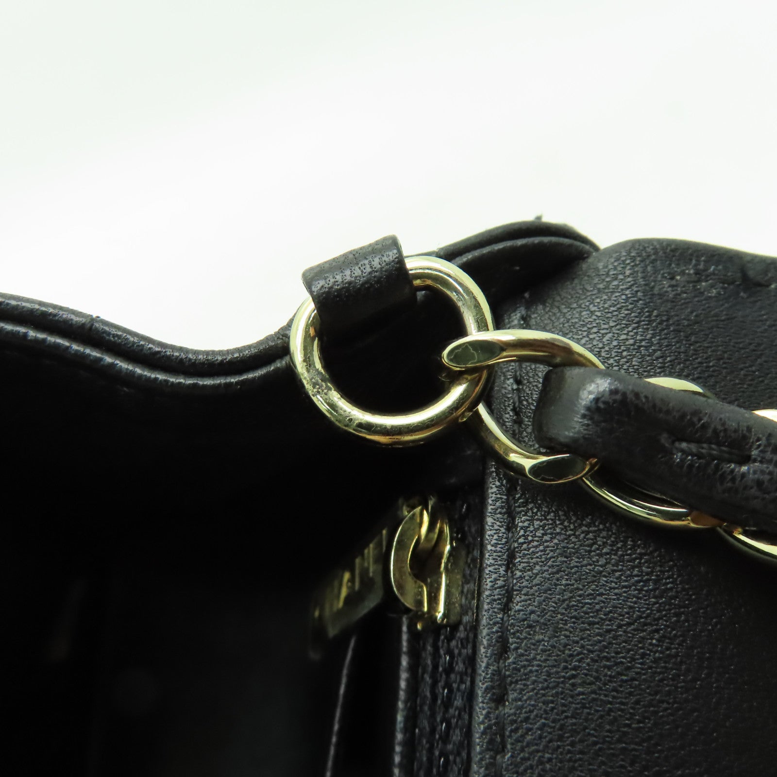 CHANEL 斜紋羊皮皮革Chain Shoulder金扣鏈帶肩背袋黑色