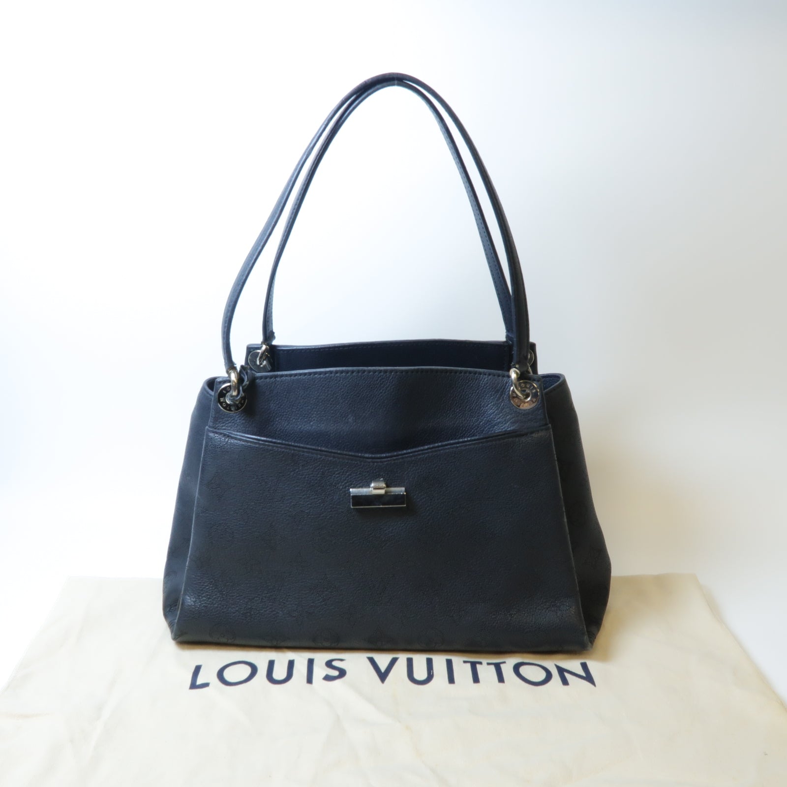 LOUIS VUITTON 【激減優惠】Mahina Sevres銀扣肩背袋黑色
