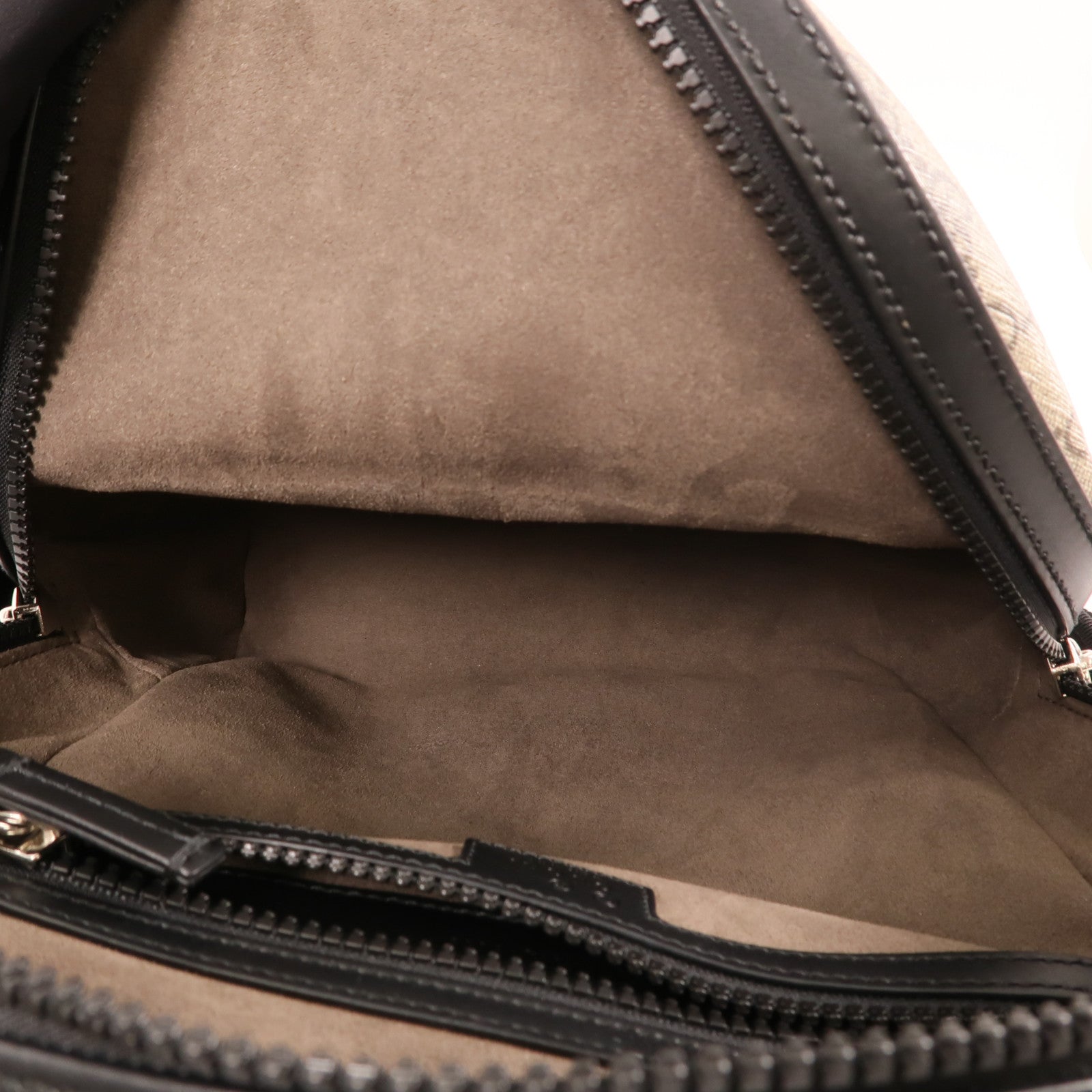 GUCCI 塗層帆布GG Supreme Backpack銀扣背包
