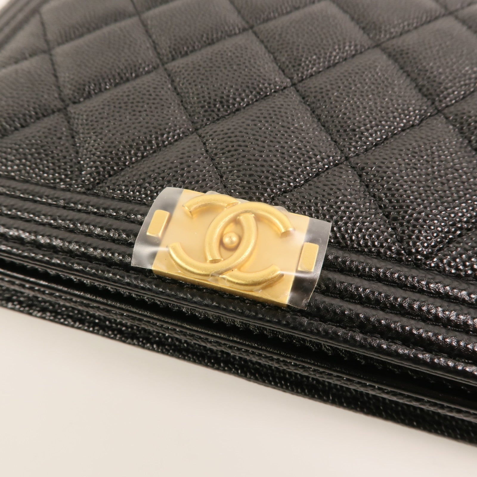 CHANEL 牛皮皮革Boy Wallet On Chain鏈帶肩背袋