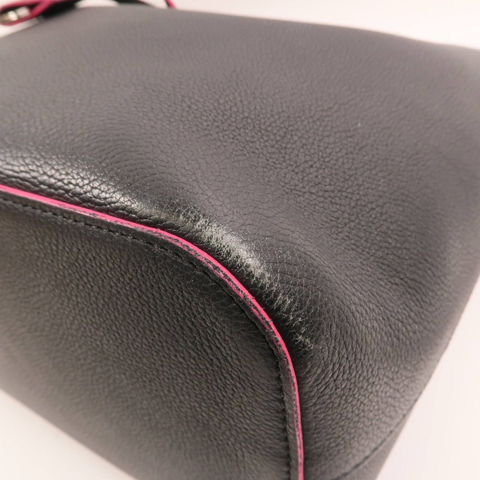 LOUIS VUITTON 牛皮皮革Lockme Bucket銀扣肩背袋