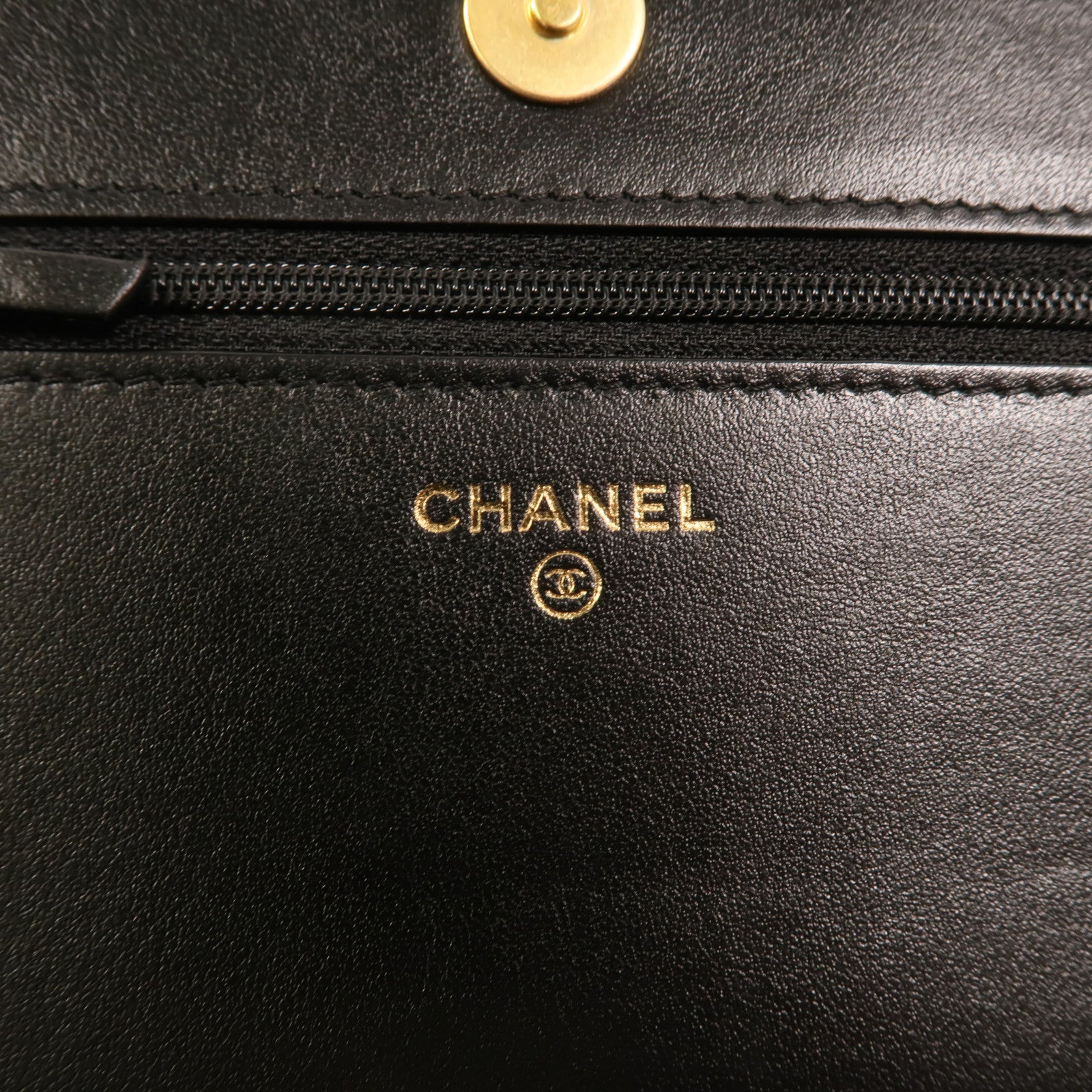 CHANEL 牛皮皮革Boy Wallet On Chain鏈帶肩背袋