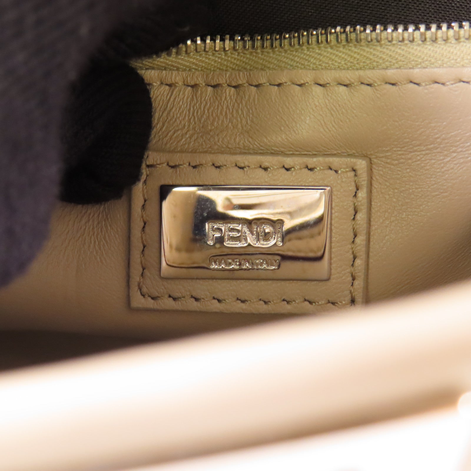 FENDI 皮革Peekaboo銀扣手挽肩背兩用袋