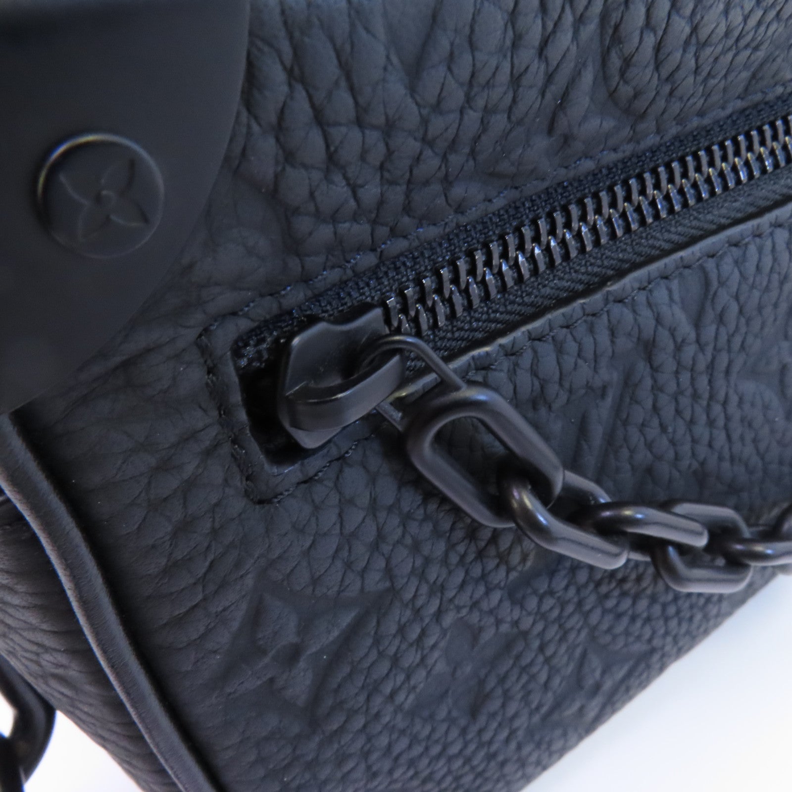 LOUIS VUITTON Monogram Taurillon Mini Soft Trun肩背袋