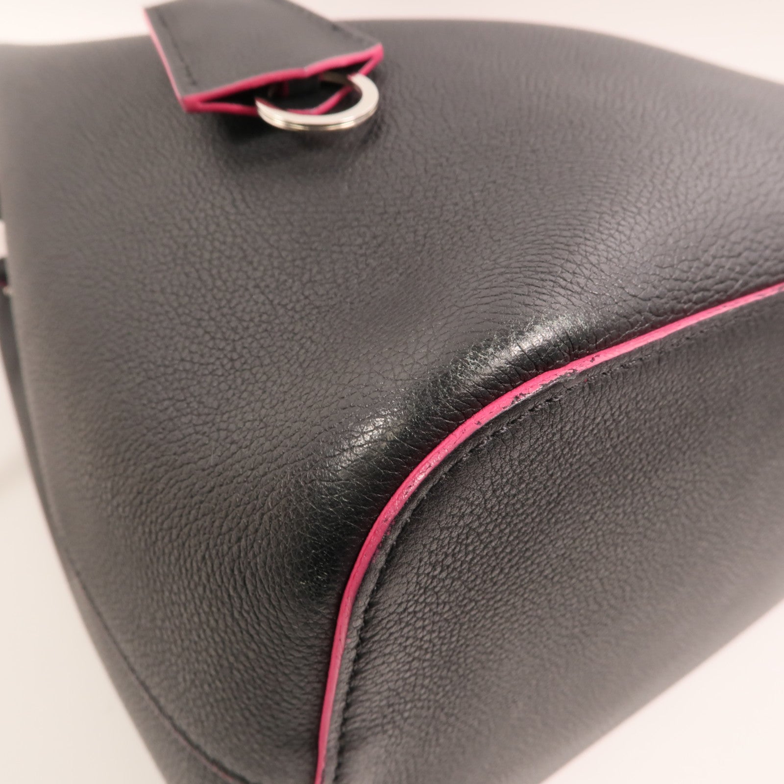 LOUIS VUITTON 牛皮皮革Lockme Bucket銀扣肩背袋