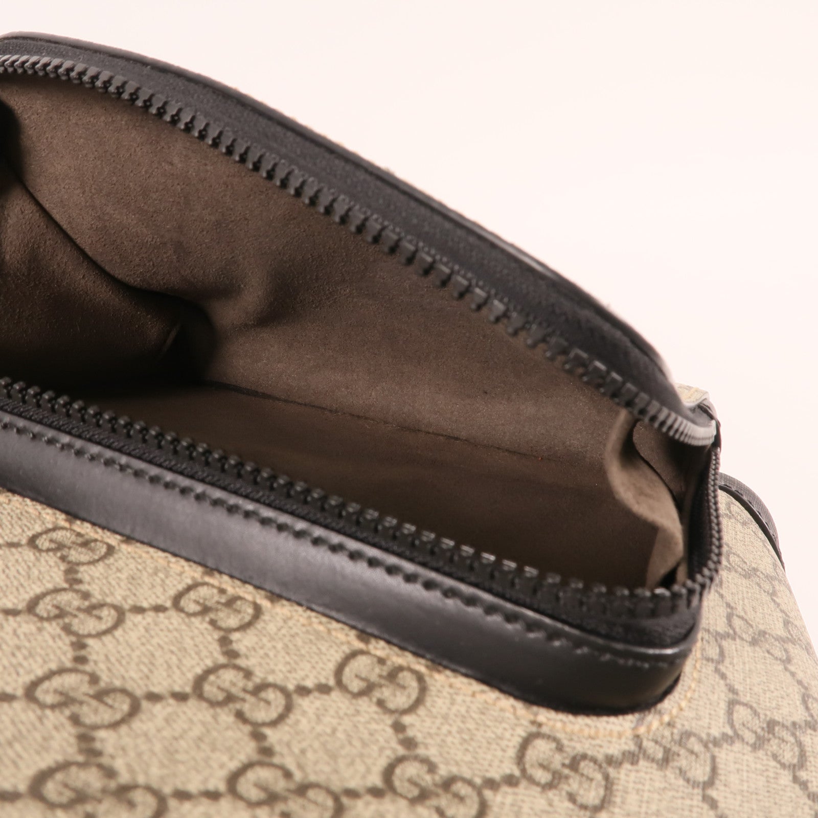 GUCCI 塗層帆布GG Supreme Backpack銀扣背包