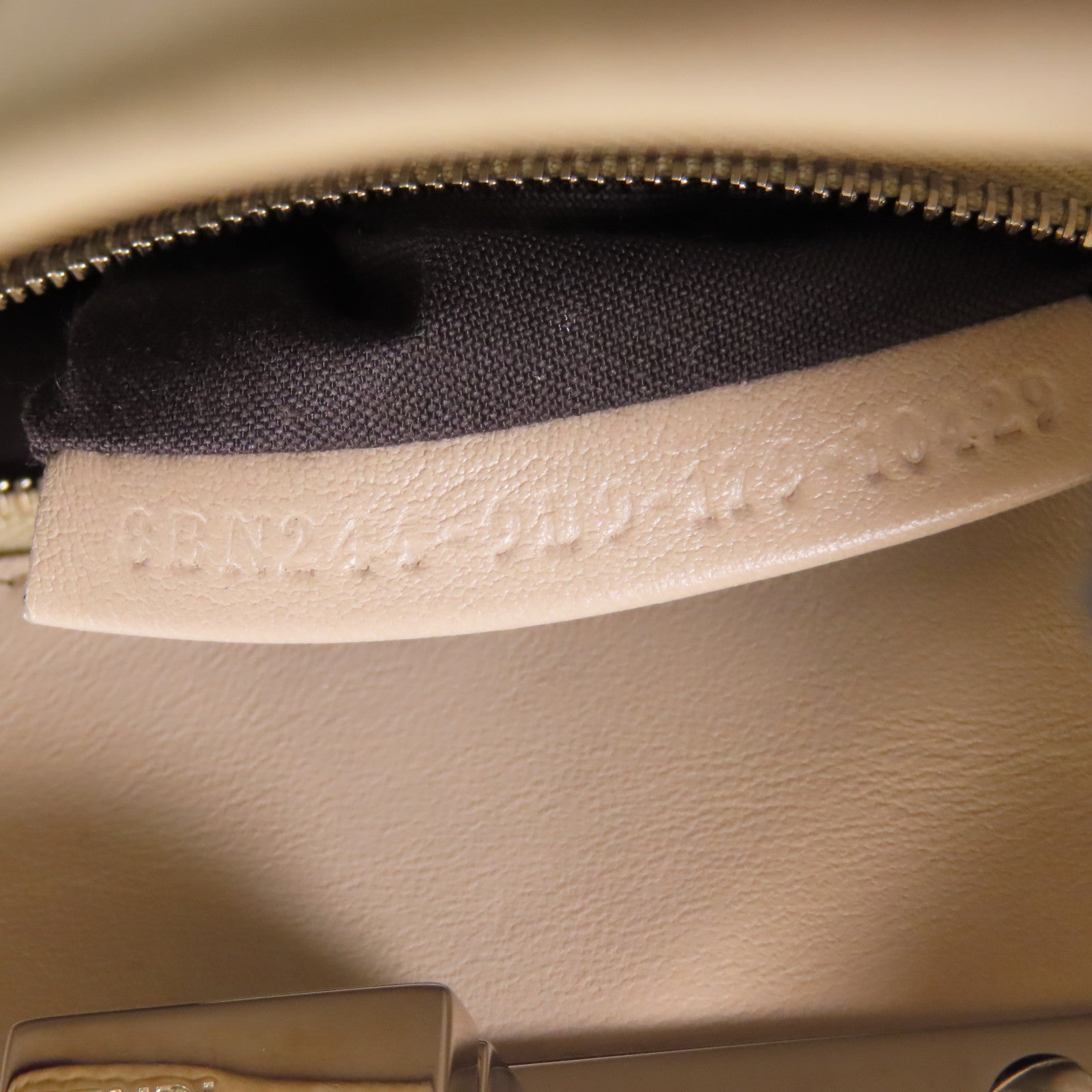 FENDI 皮革Peekaboo銀扣手挽肩背兩用袋