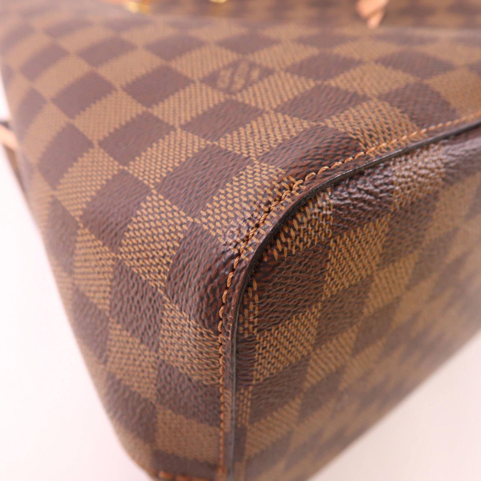 LOUIS VUITTON Damier NeoNoe金扣肩背袋
