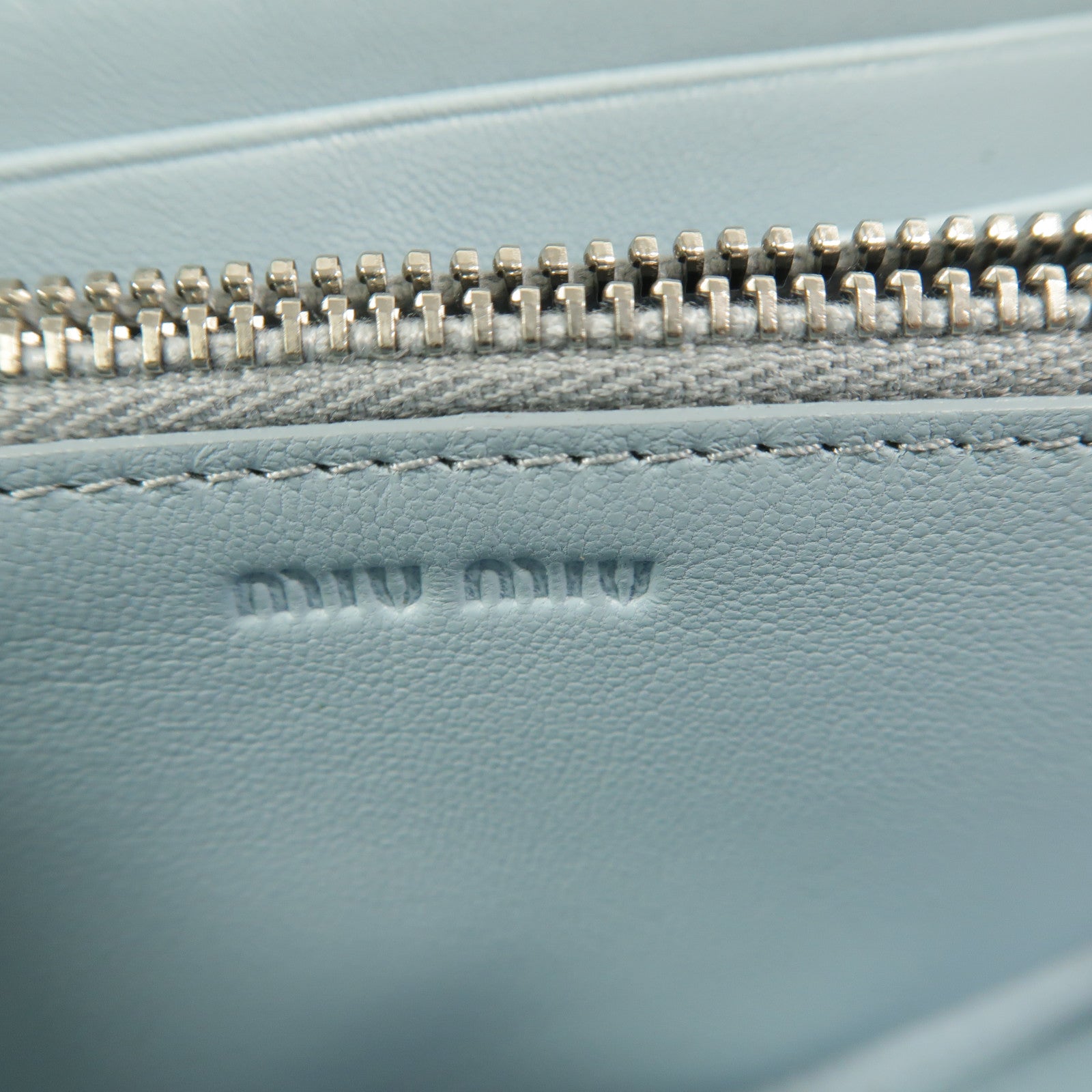 Miu Miu 牛皮皮革Long Wallet長錢包