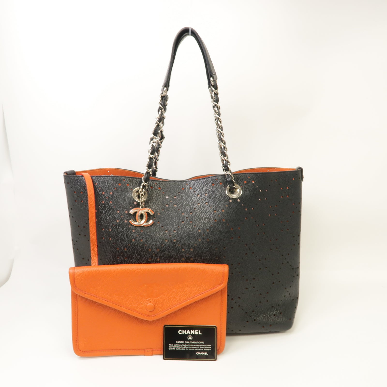 CHANEL 【激減優惠】Caviar皮革Shoulder Tote銀扣肩背袋黑色