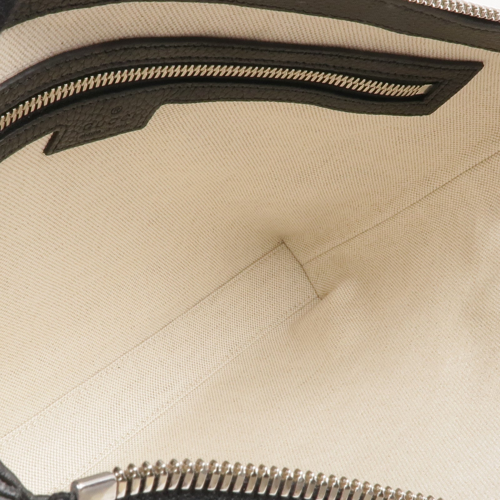 GUCCI 牛皮皮革GG Jumbo Medium Crossbody Bag銀扣肩背袋