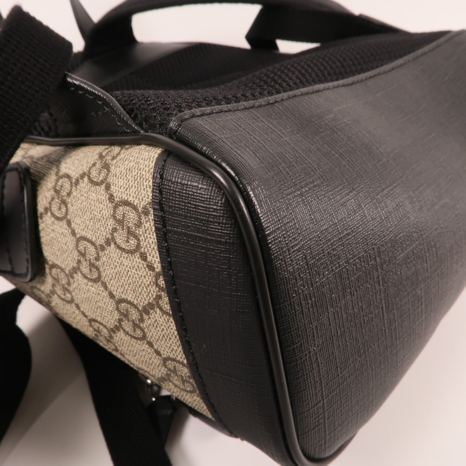 GUCCI 塗層帆布GG Supreme Backpack銀扣背包