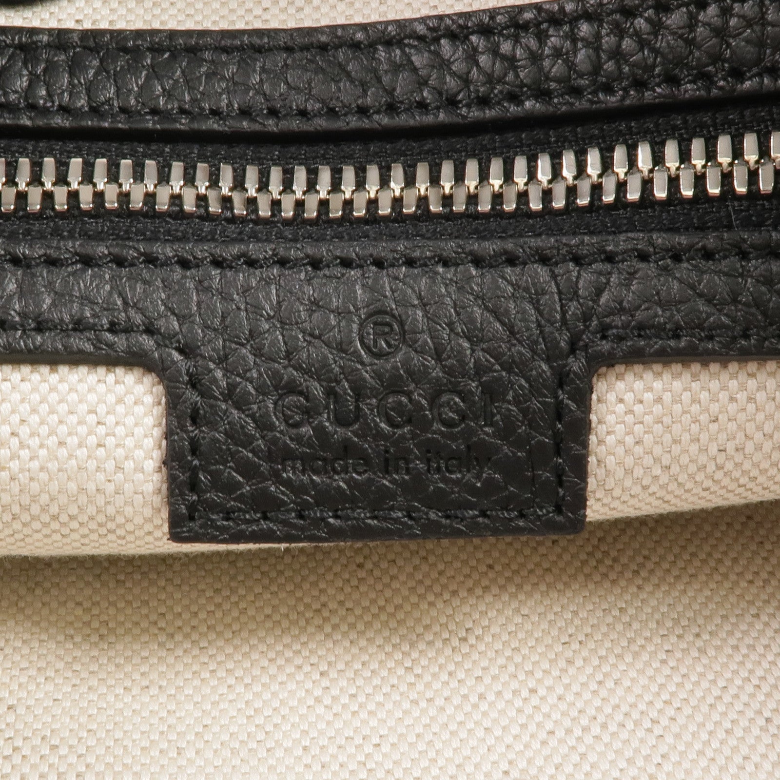 GUCCI 牛皮皮革GG Jumbo Medium Crossbody Bag銀扣肩背袋