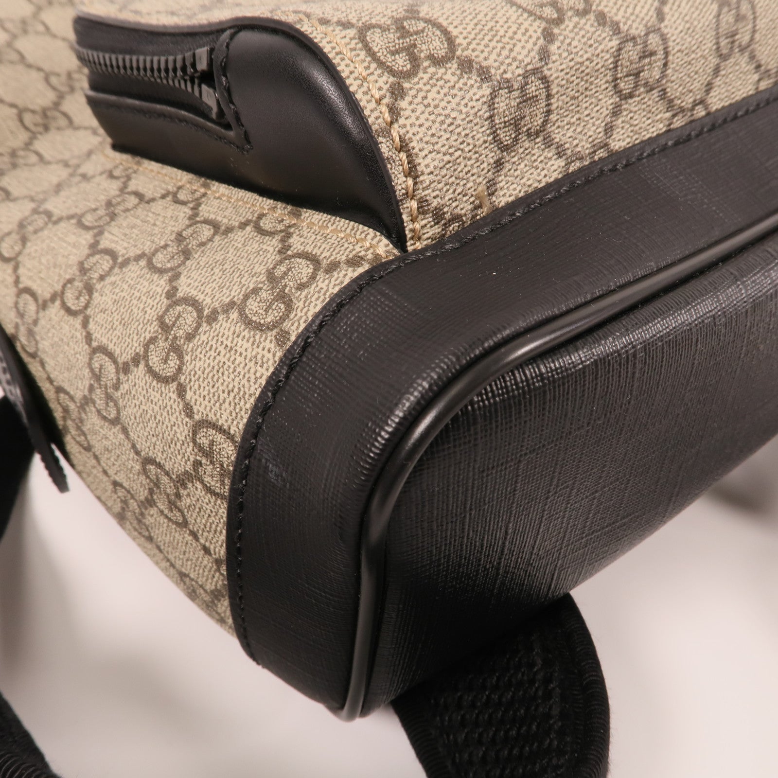GUCCI 塗層帆布GG Supreme Backpack銀扣背包