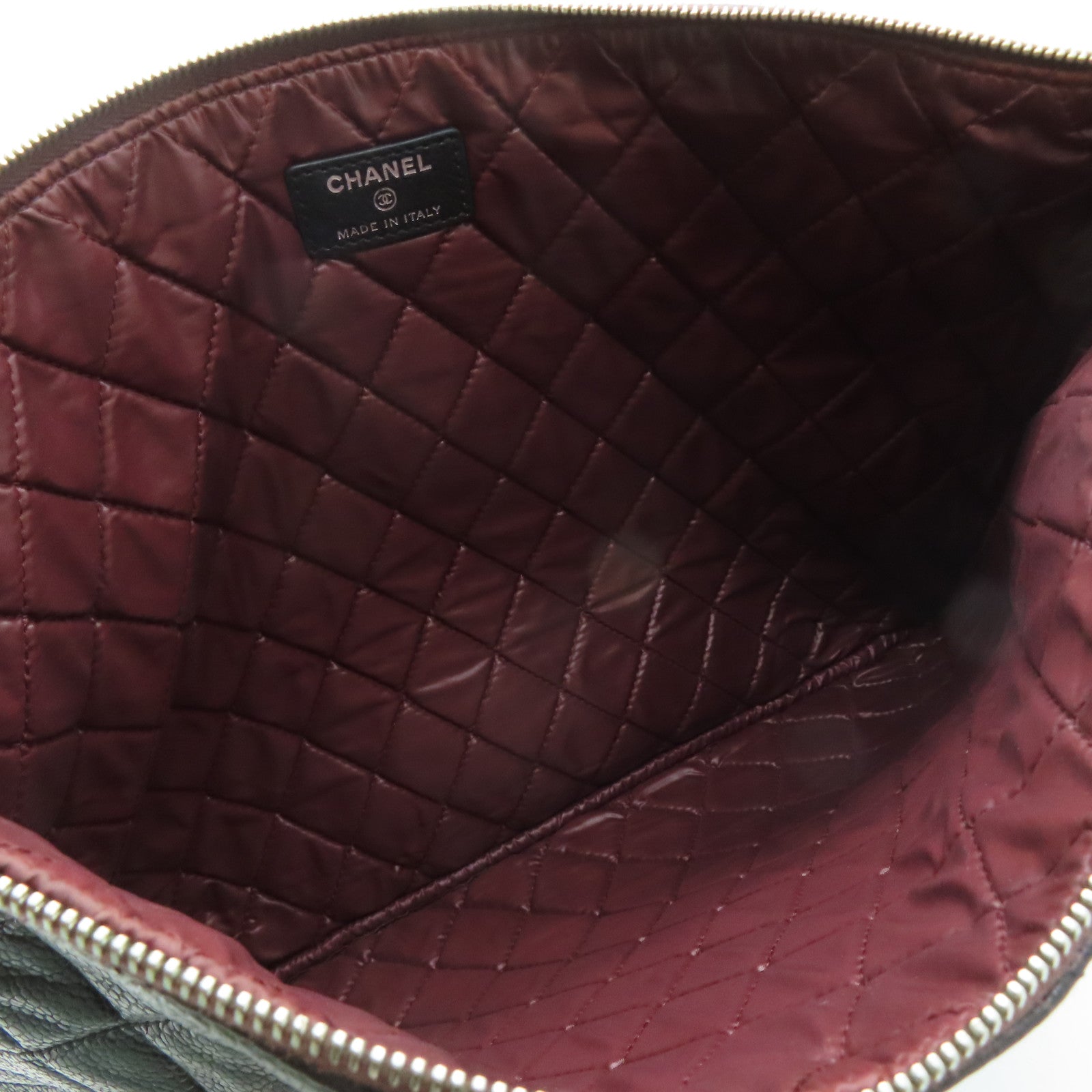 CHANEL 【激減優惠】菱格Caviar皮革Clutch銀扣手拿包黑色
