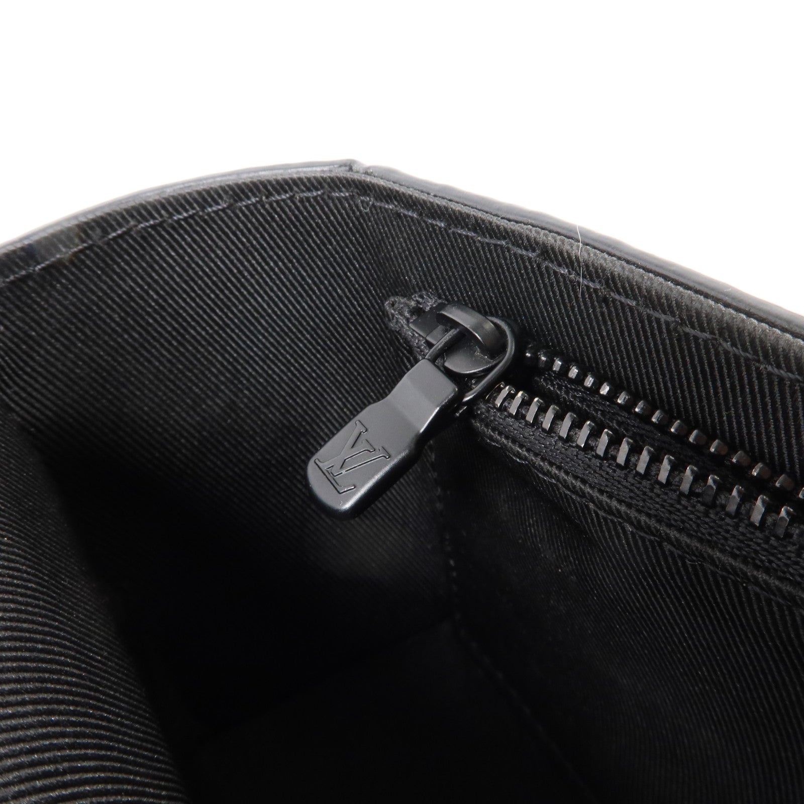 LOUIS VUITTON Monogram Taurillon Steamer Wearable Wallet肩背袋