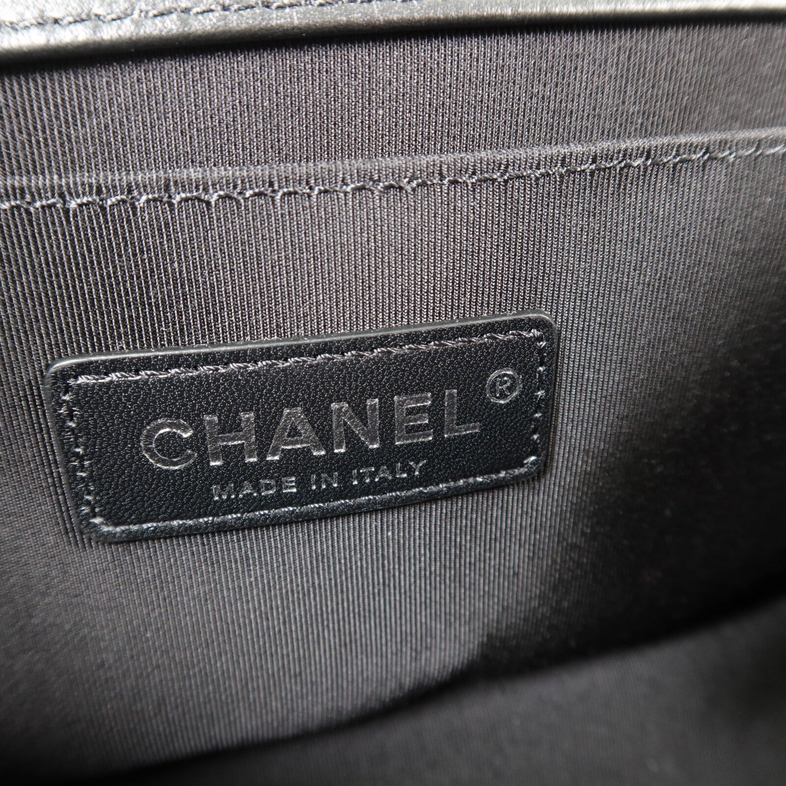 CHANEL 牛皮皮革Boy 25鏈帶肩背袋