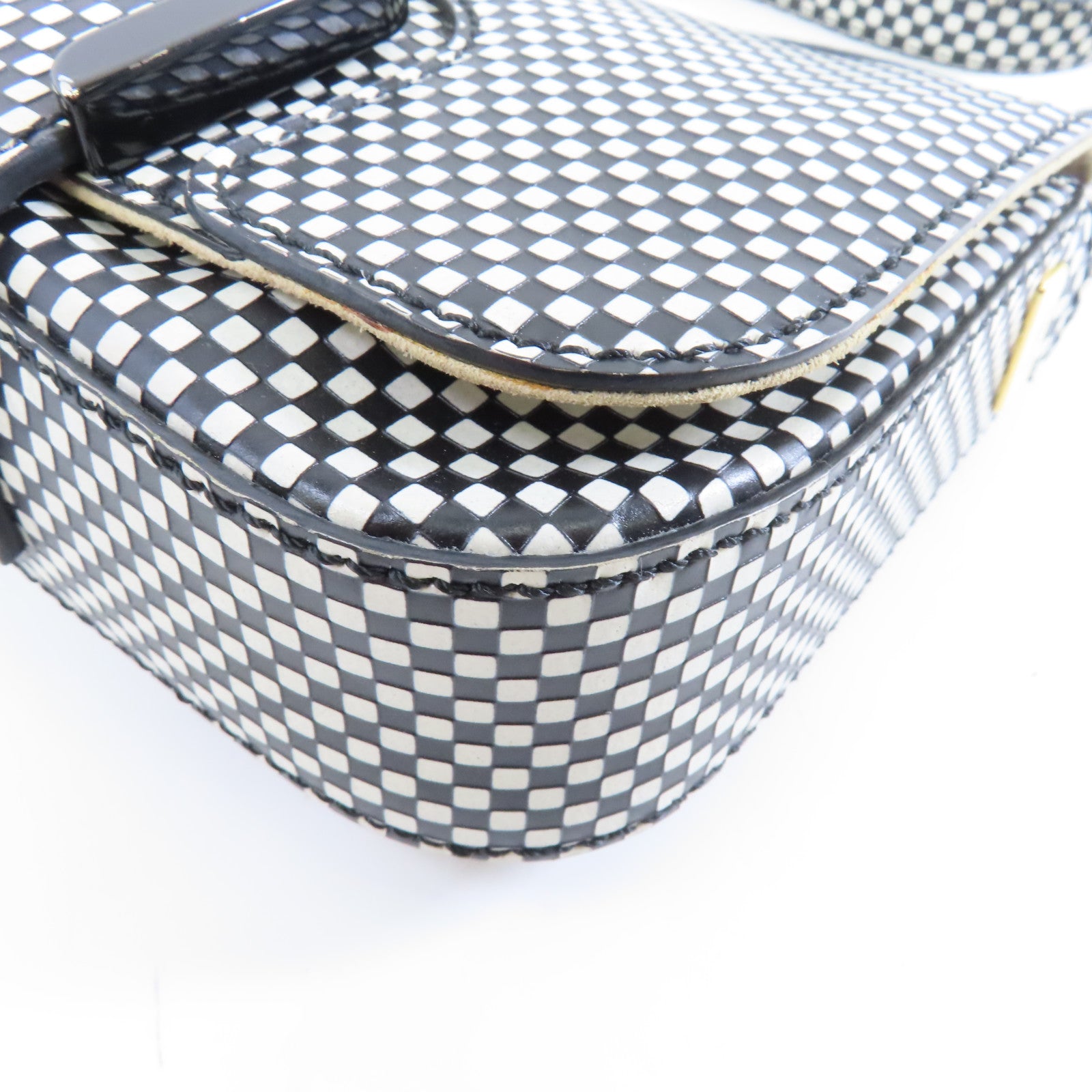 FENDI 皮革Shoulder Bag金扣肩背袋黑色/白色