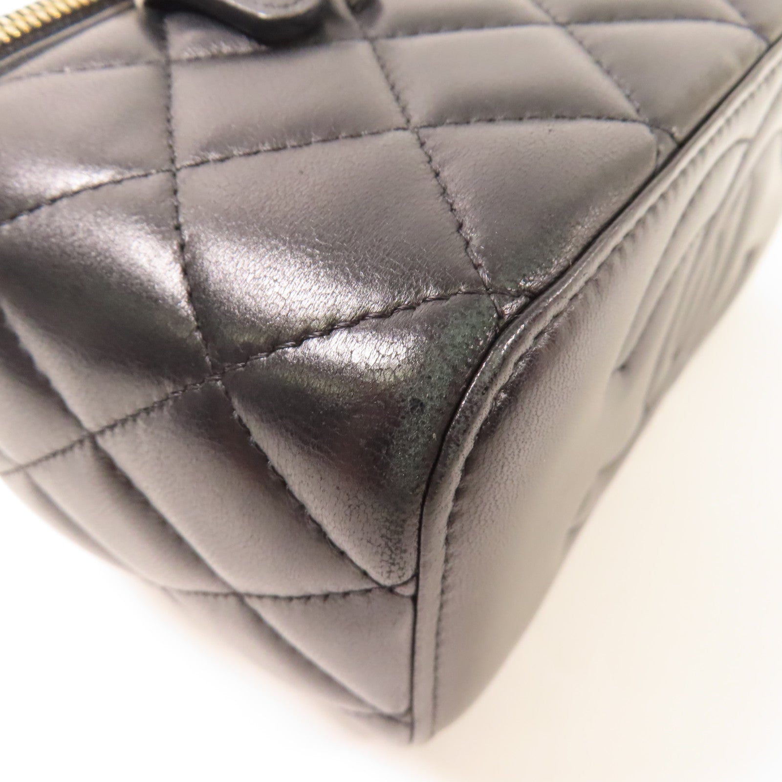 CHANEL 羊皮皮革Vanity Case金扣鏈帶肩背袋