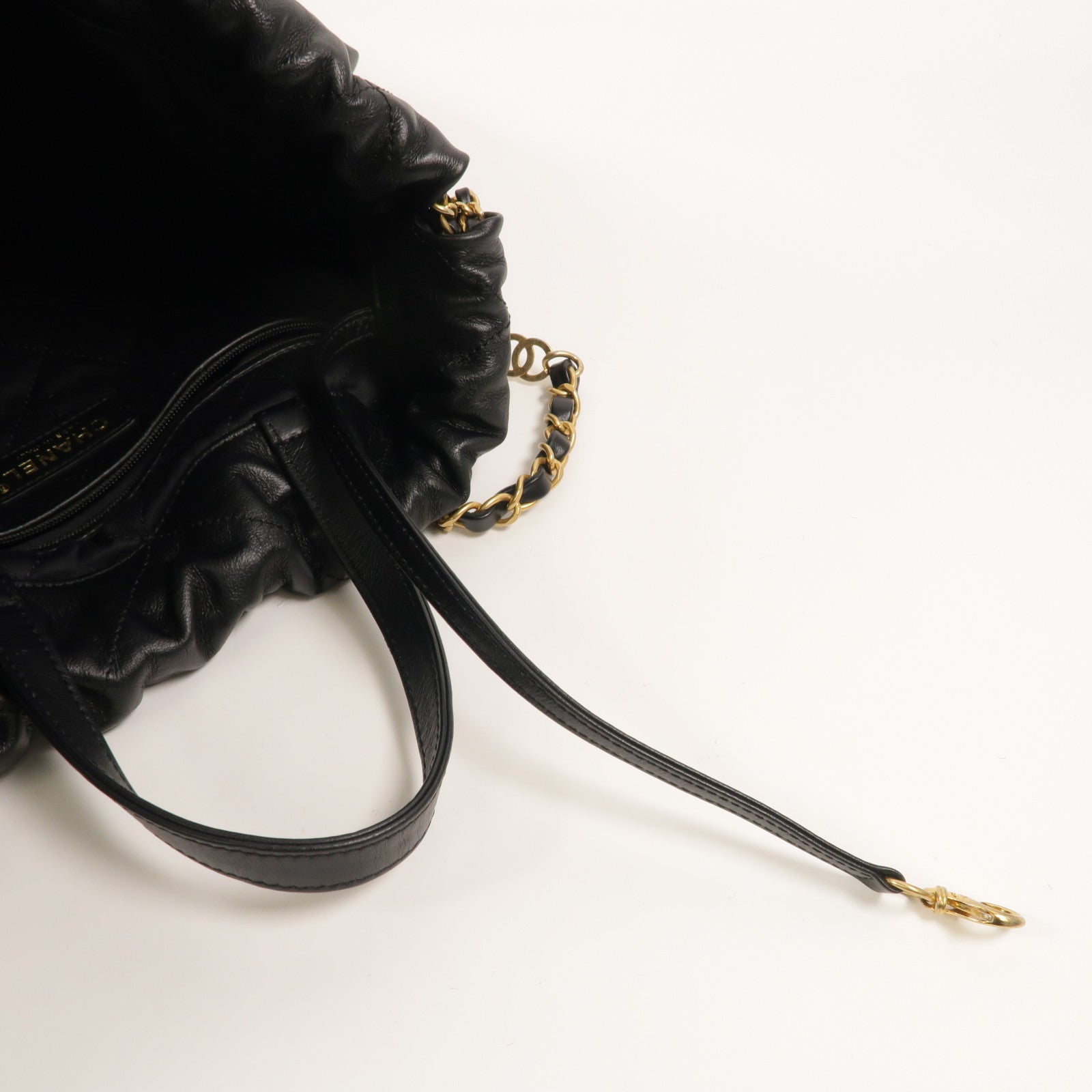 CHANEL 牛皮皮革Chanel 22 Backpack背包