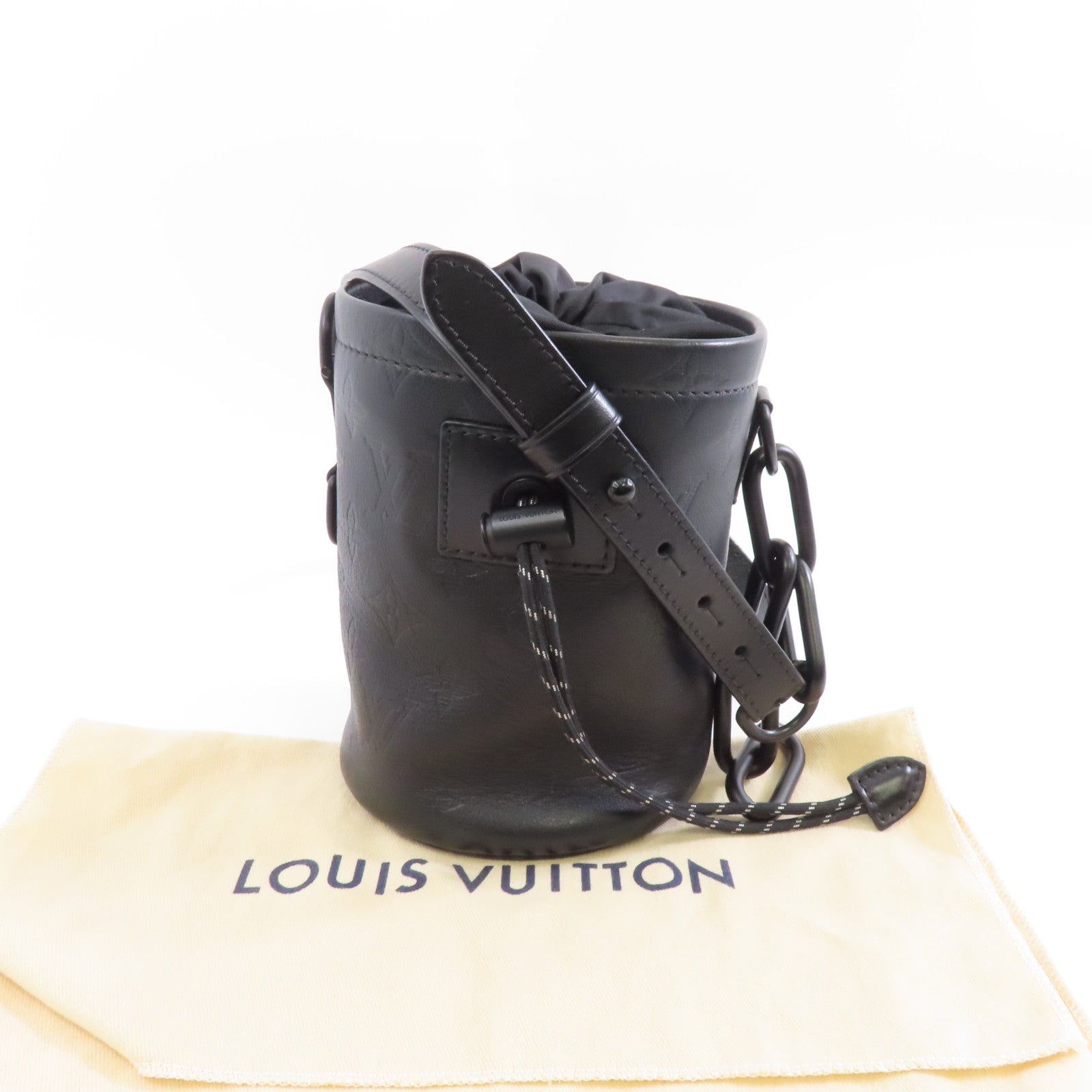 LOUIS VUITTON Monogram Shadow Chalk Nano肩背袋黑色