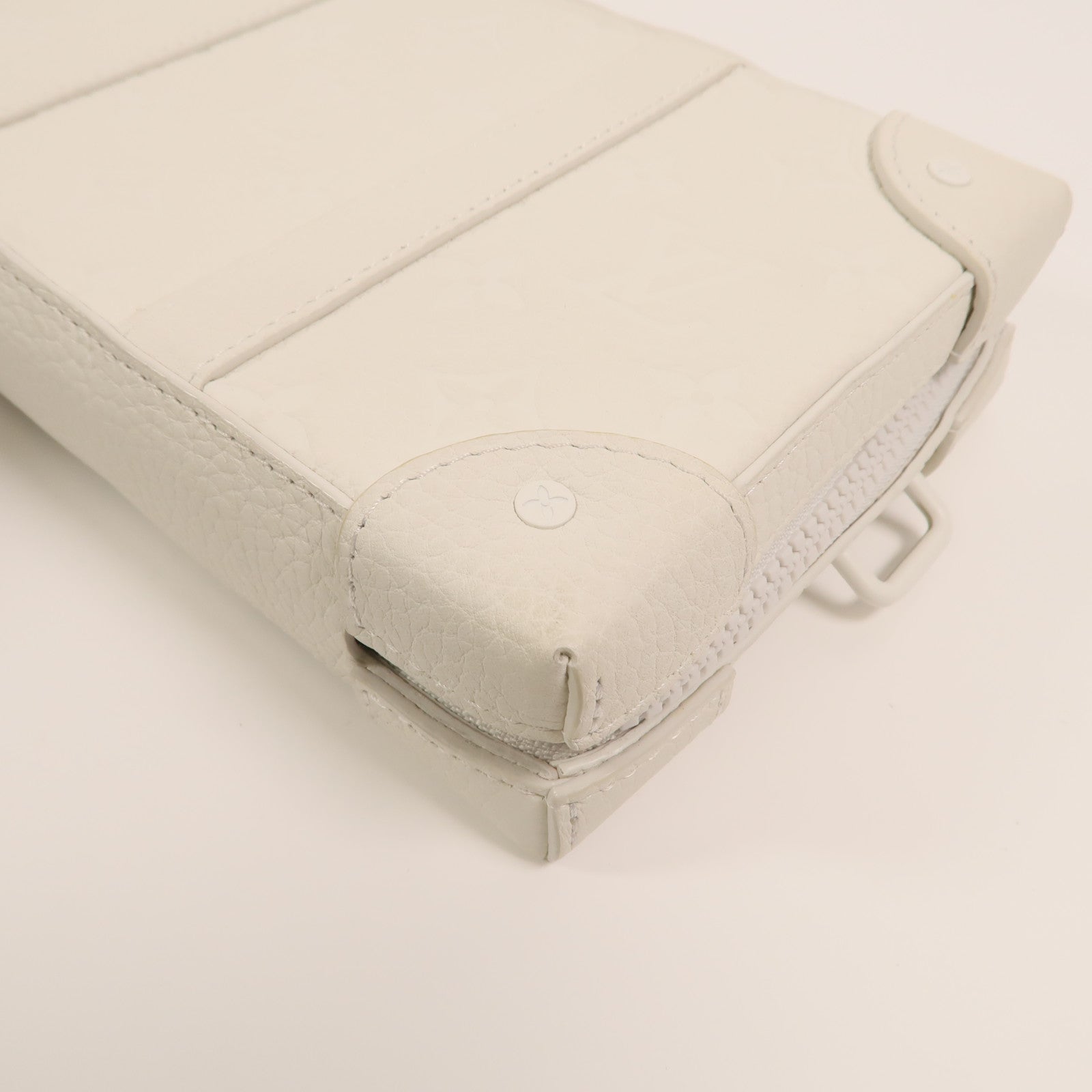 LOUIS VUITTON Monogram Taurillon LV Friends Soft Trunk肩背袋