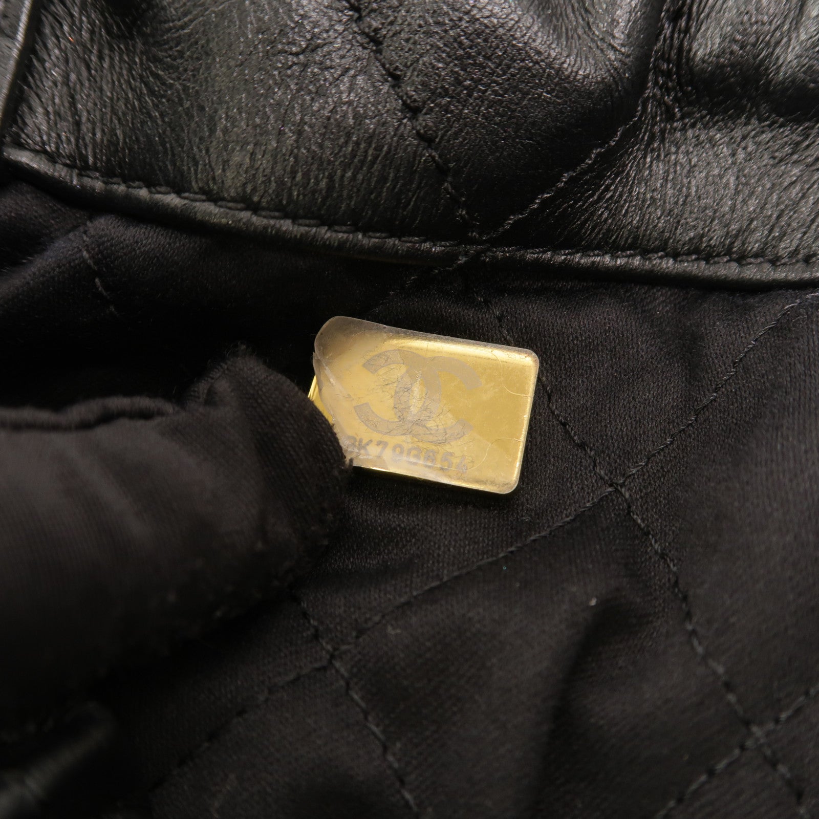 CHANEL 牛皮皮革Chanel 22 Backpack背包