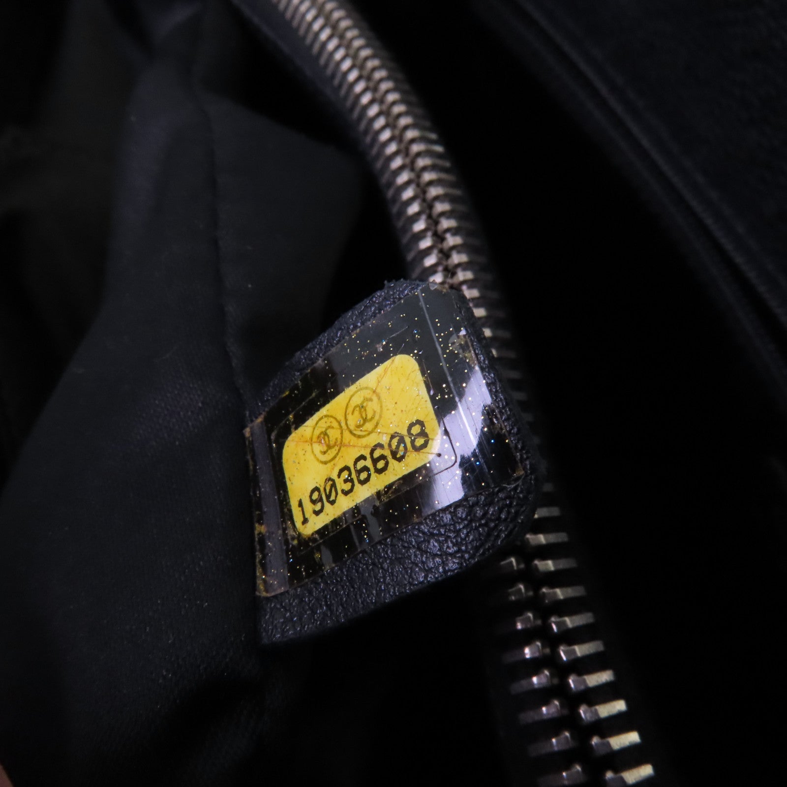 CHANEL 牛皮皮革GST銀扣鏈帶肩背袋