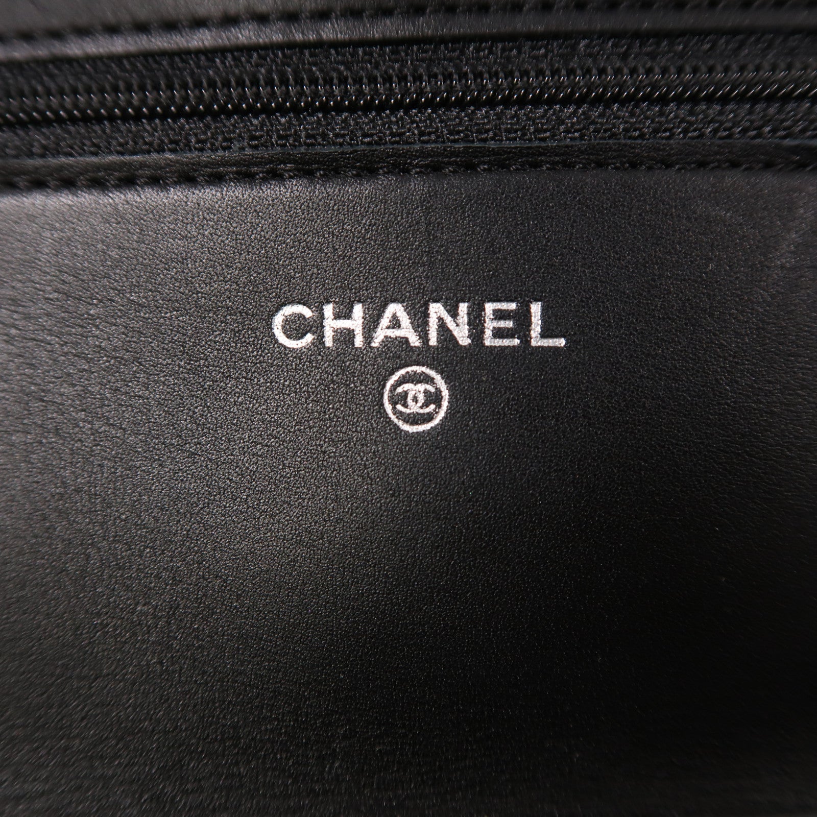 CHANEL 牛皮皮革WOC Wallet On Chain銀扣鏈帶肩背袋