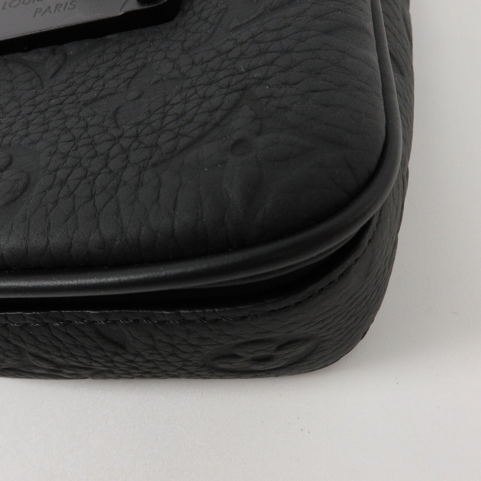 LOUIS VUITTON Monogram Taurillon S-Lock肩背袋