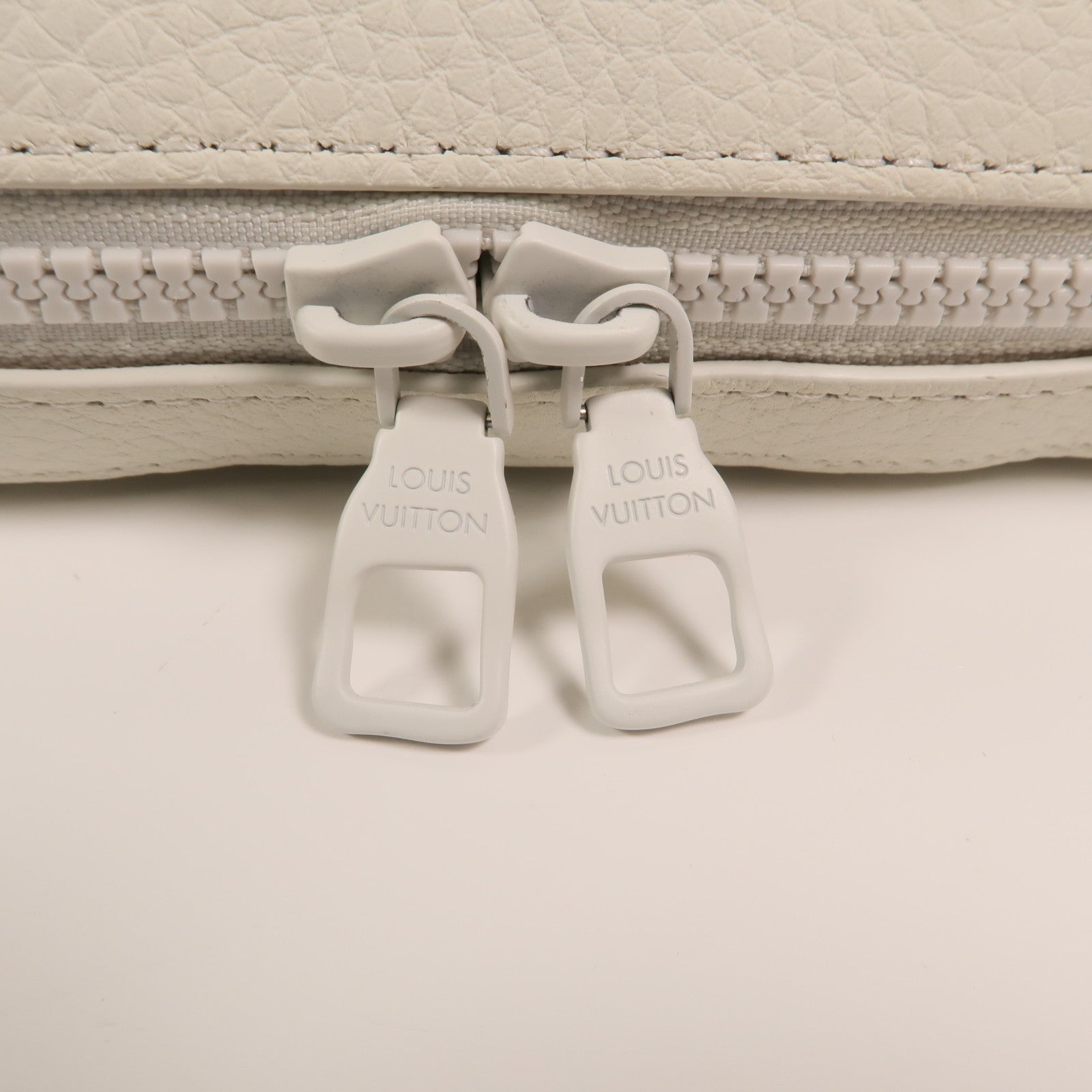 LOUIS VUITTON Monogram Taurillon LV Friends Soft Trunk肩背袋