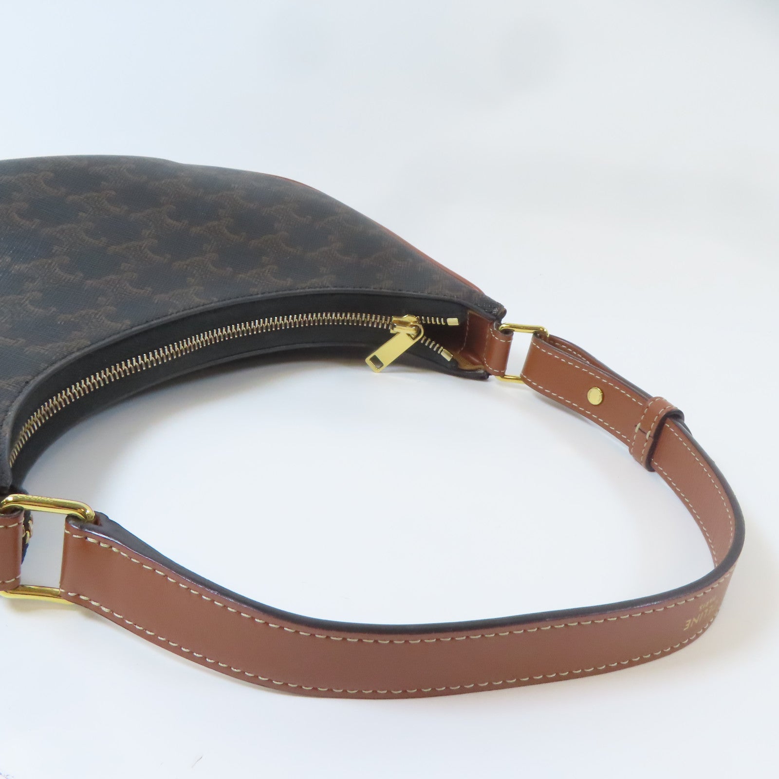 CELINE 塗層帆布Ava金扣肩背袋啡色