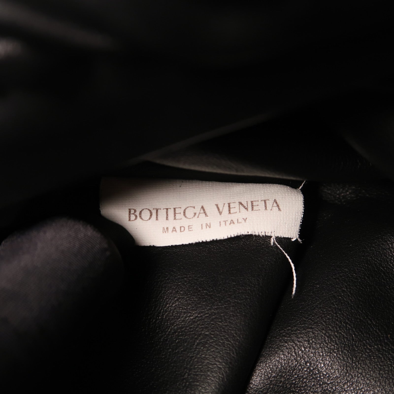 BOTTEGA VENETA 牛皮皮革The chain Pouch金扣鏈帶肩背袋