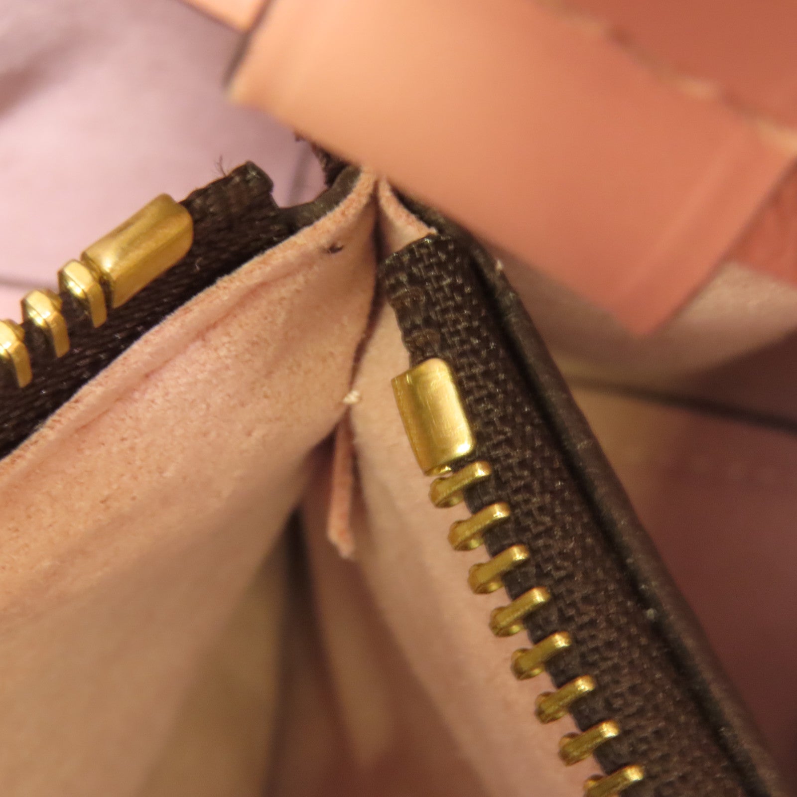 LOUIS VUITTON Monogram Empreinte NeoNoe MM金扣肩背袋