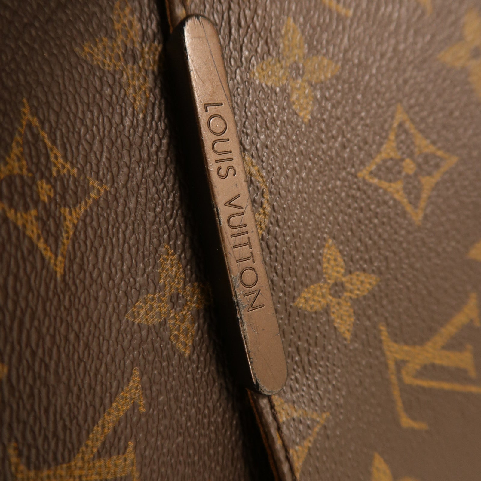 LOUIS VUITTON Monogram Beaubourg MM金扣斜孭袋/肩背袋