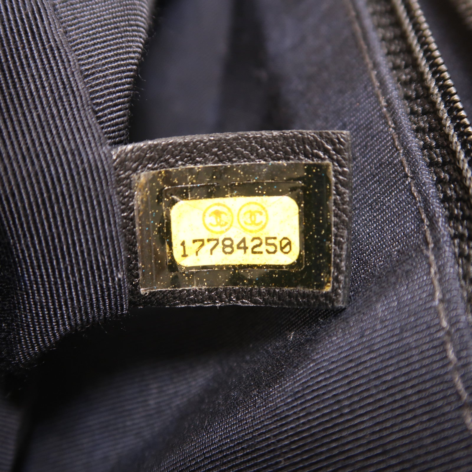 CHANEL 牛皮皮革Shoulder Bag銀扣肩背袋