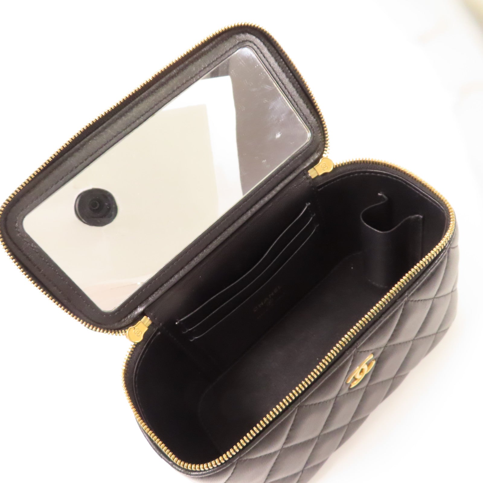 CHANEL 羊皮皮革Vanity Case金扣鏈帶肩背袋