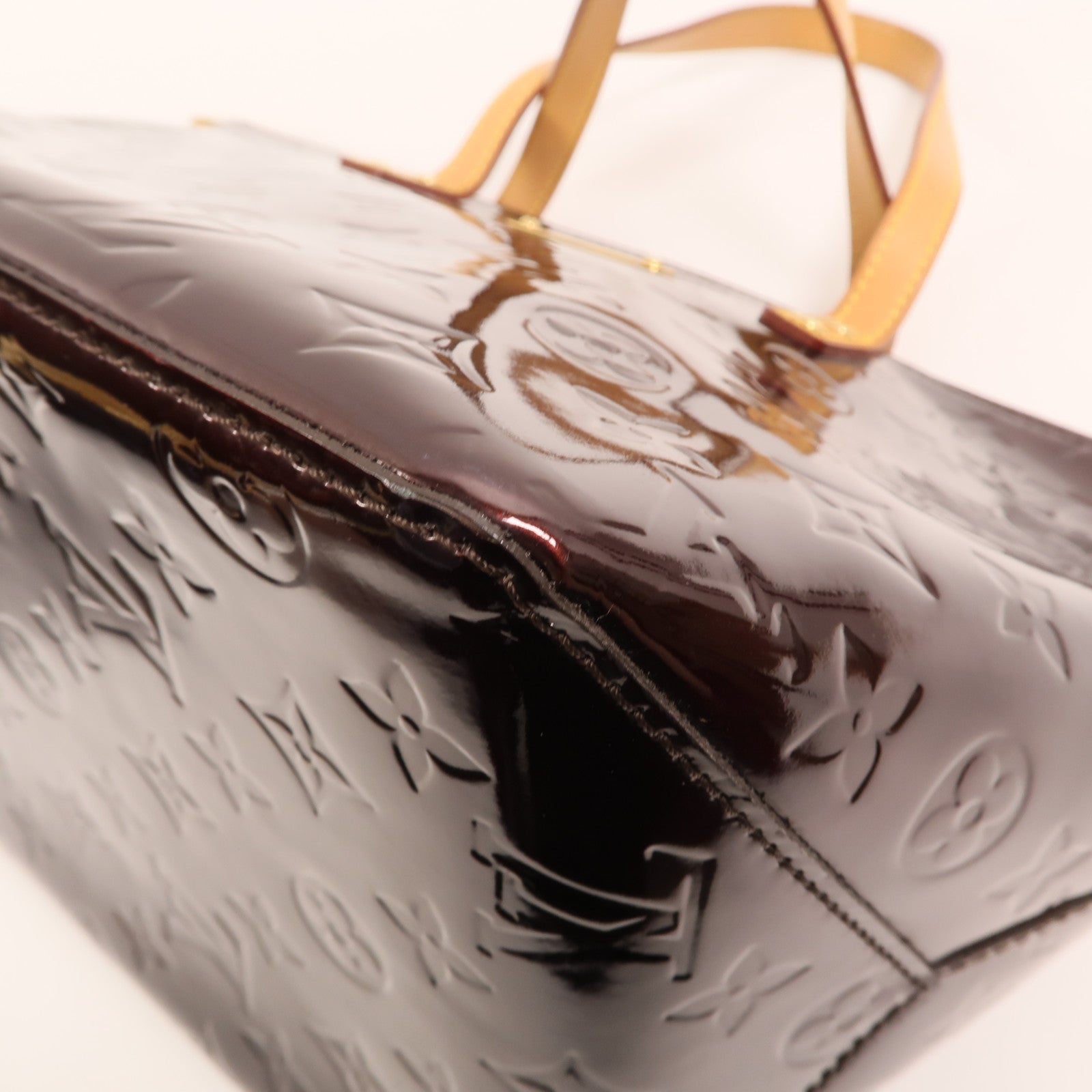 LOUIS VUITTON Mono-Vernis Bellevue PM金扣手挽袋