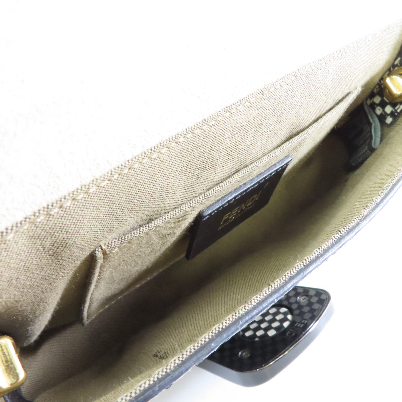 FENDI 皮革Shoulder Bag金扣肩背袋黑色/白色
