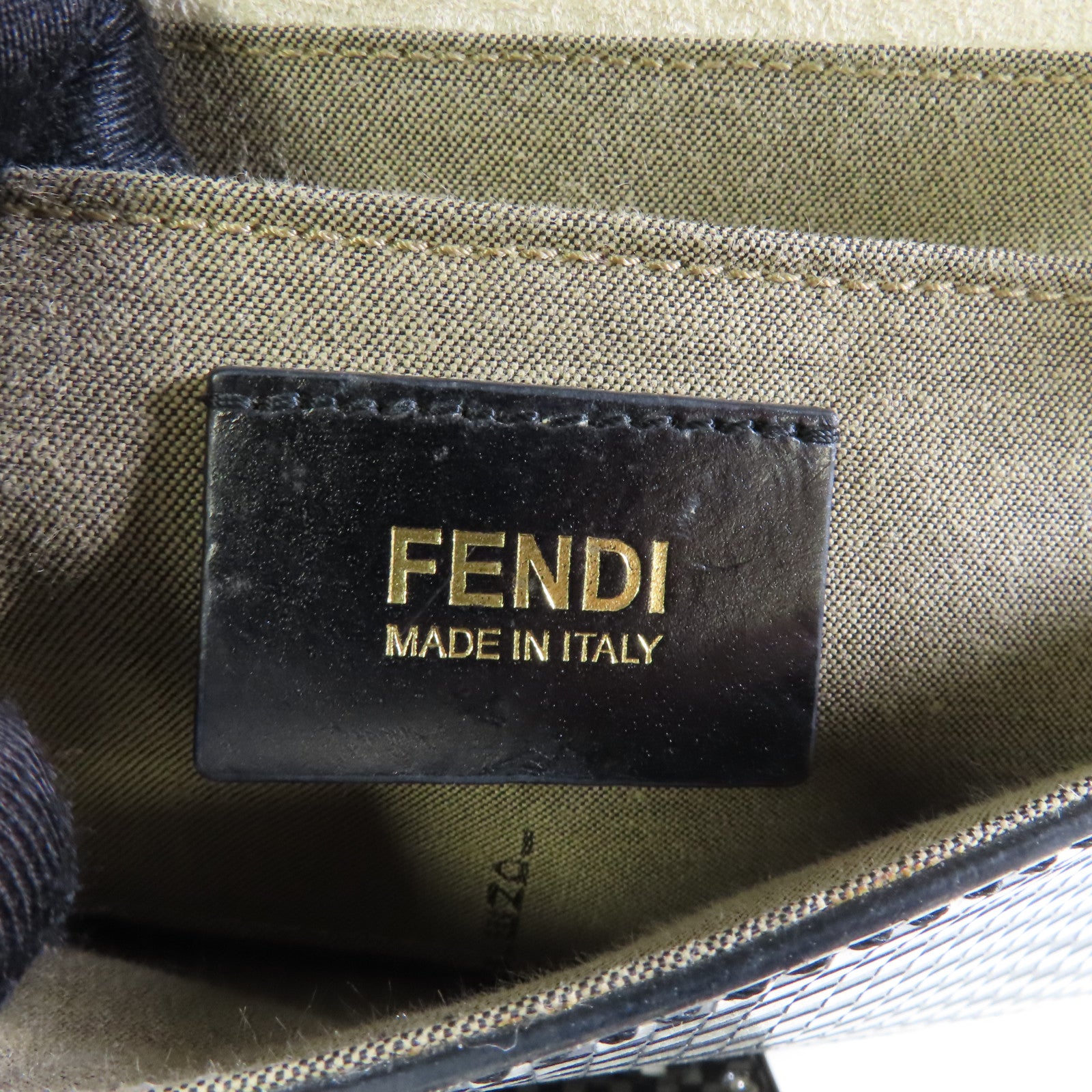 FENDI 皮革Shoulder Bag金扣肩背袋黑色/白色