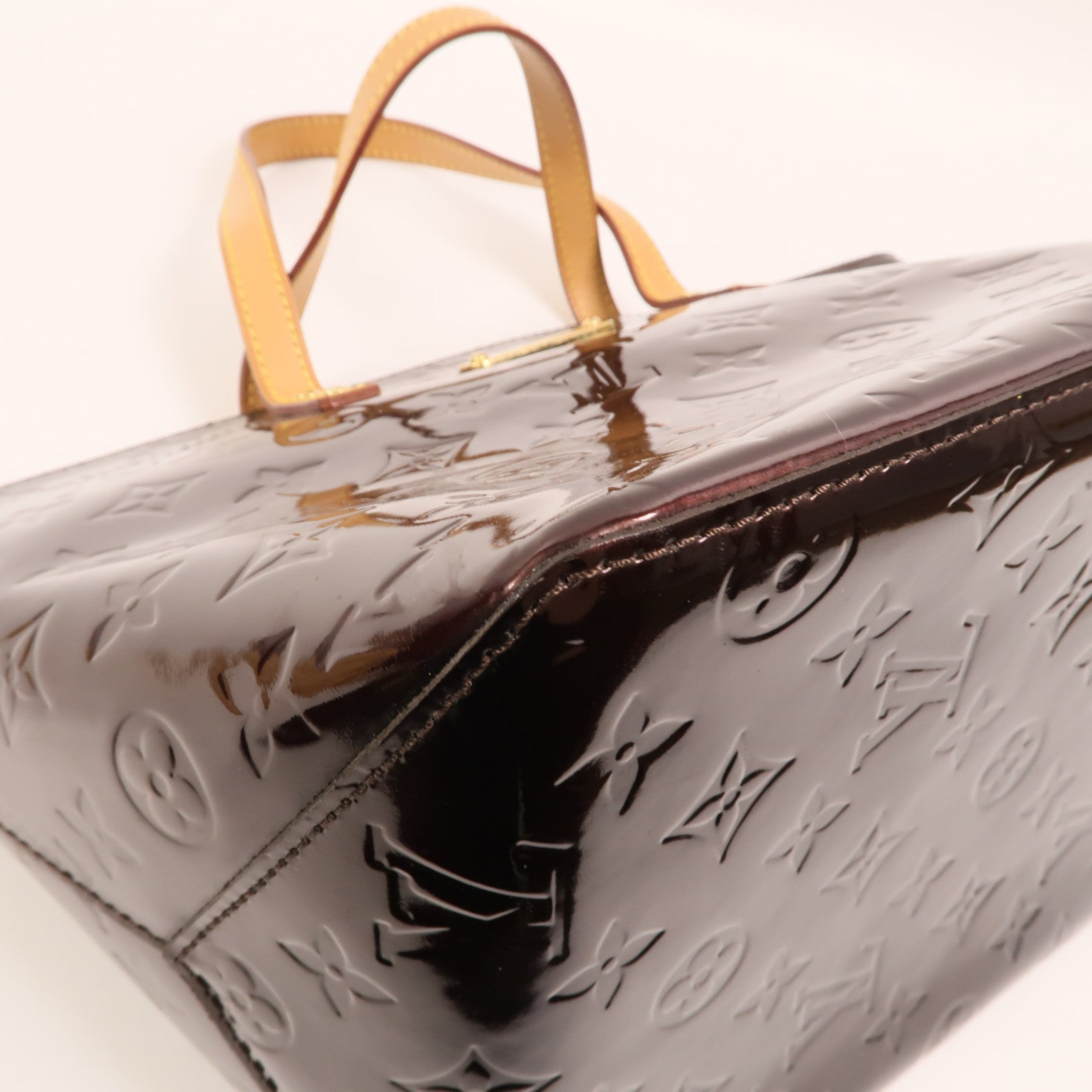 LOUIS VUITTON Mono-Vernis Bellevue PM金扣手挽袋