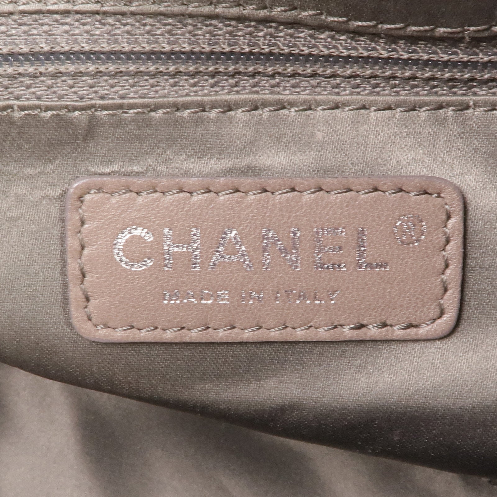 CHANEL 牛皮皮革Shoulder Bag銀扣肩背袋
