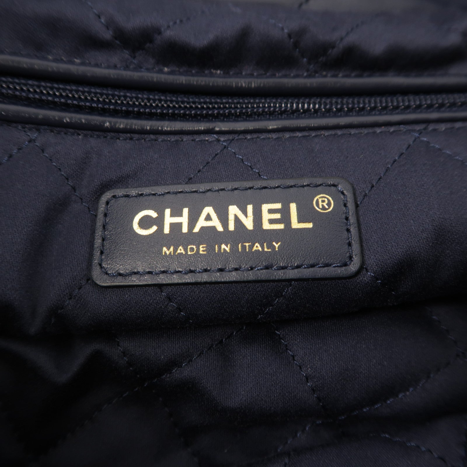 CHANEL 牛皮皮革C22 Small鏈帶肩背袋