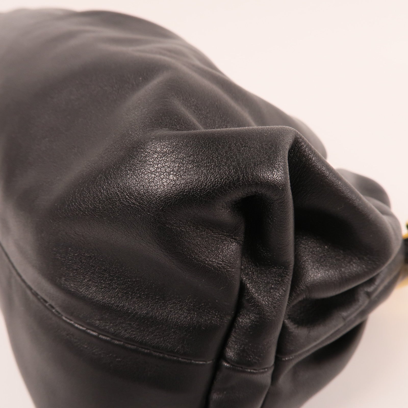 BOTTEGA VENETA 牛皮皮革The chain Pouch金扣鏈帶肩背袋