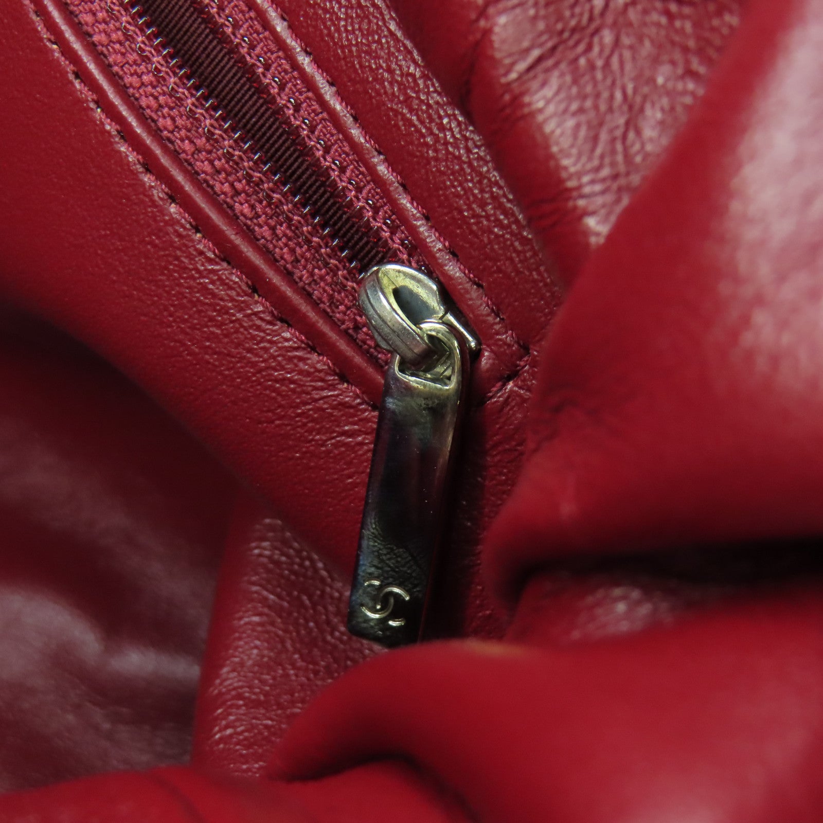 CHANEL 【清倉大減價】漆皮皮革Chain Shoulder銀扣鏈帶肩背袋金色