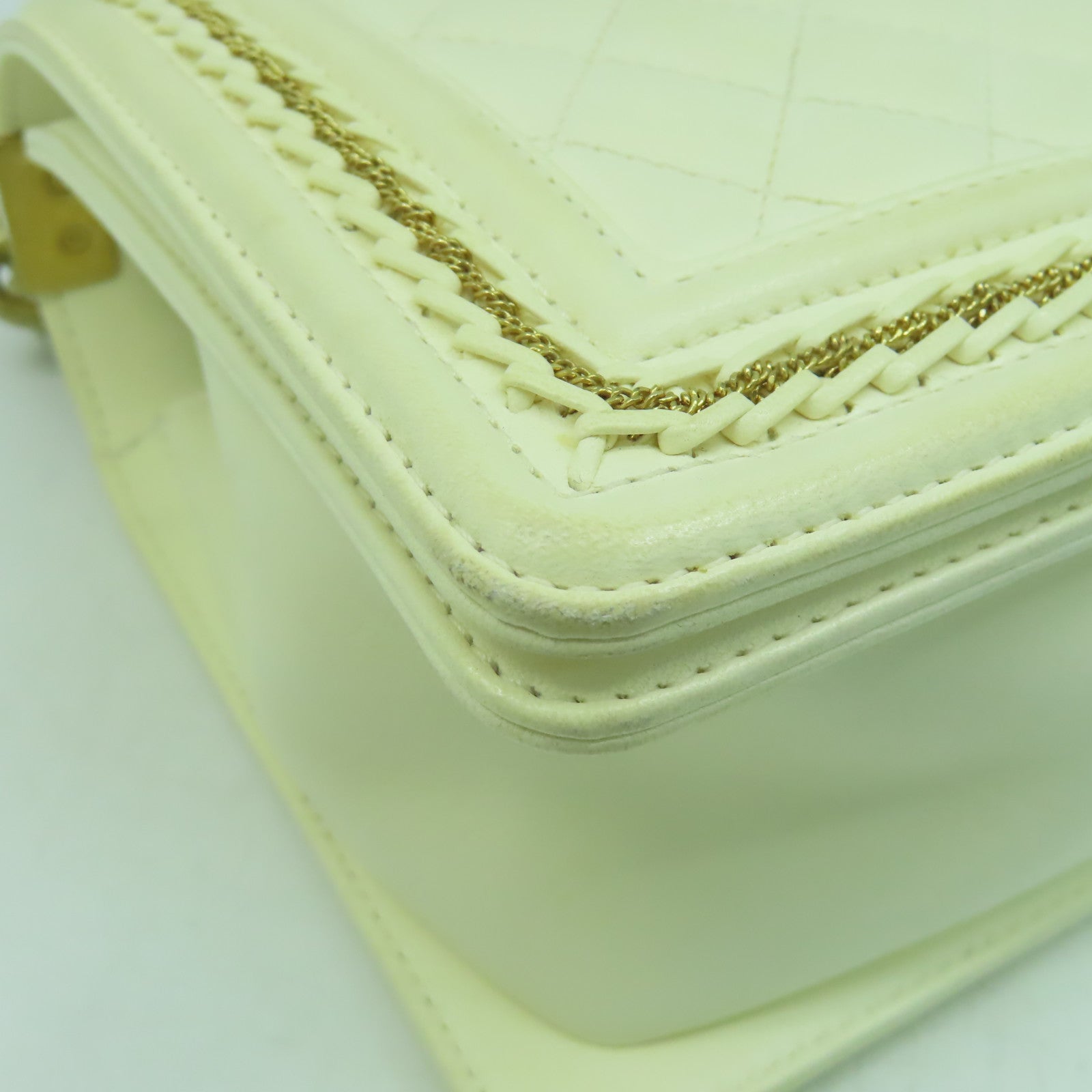 CHANEL 【激減優惠】菱格羊皮皮革Boy Chain Shoulder Bag金扣鏈帶肩背袋白色