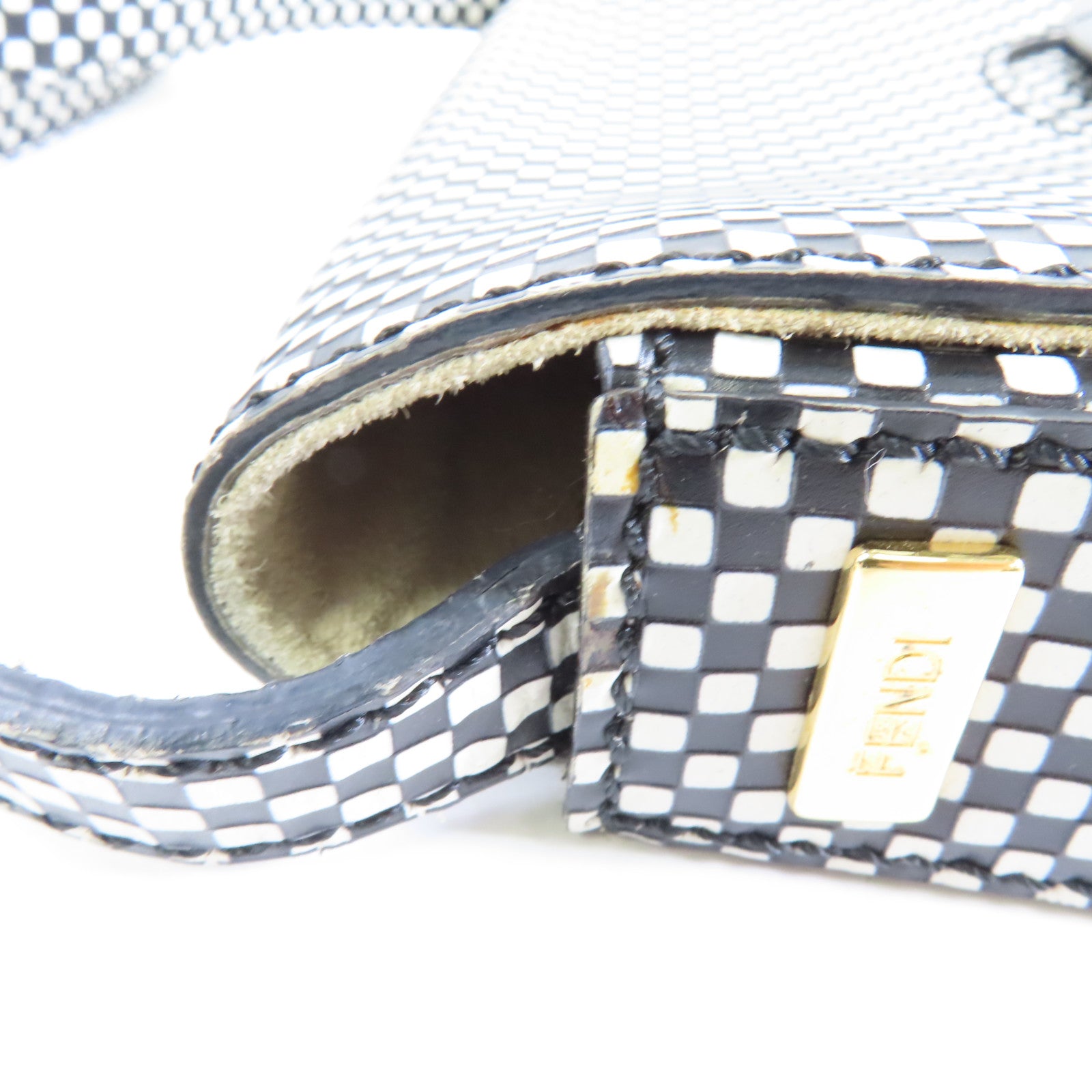 FENDI 皮革Shoulder Bag金扣肩背袋黑色/白色